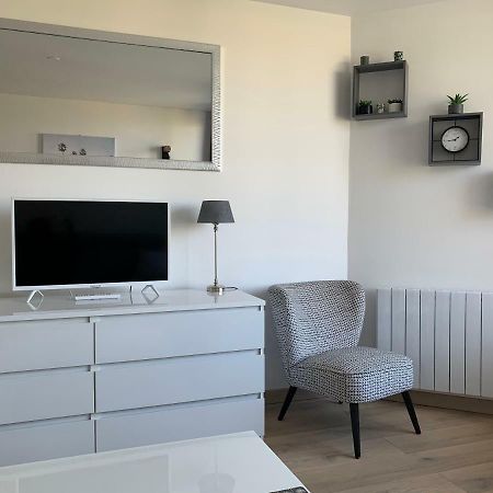 Les Marinas Port Довил Екстериор снимка